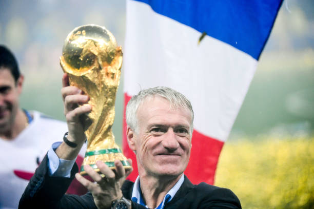 而首轮对阵 而首轮对阵